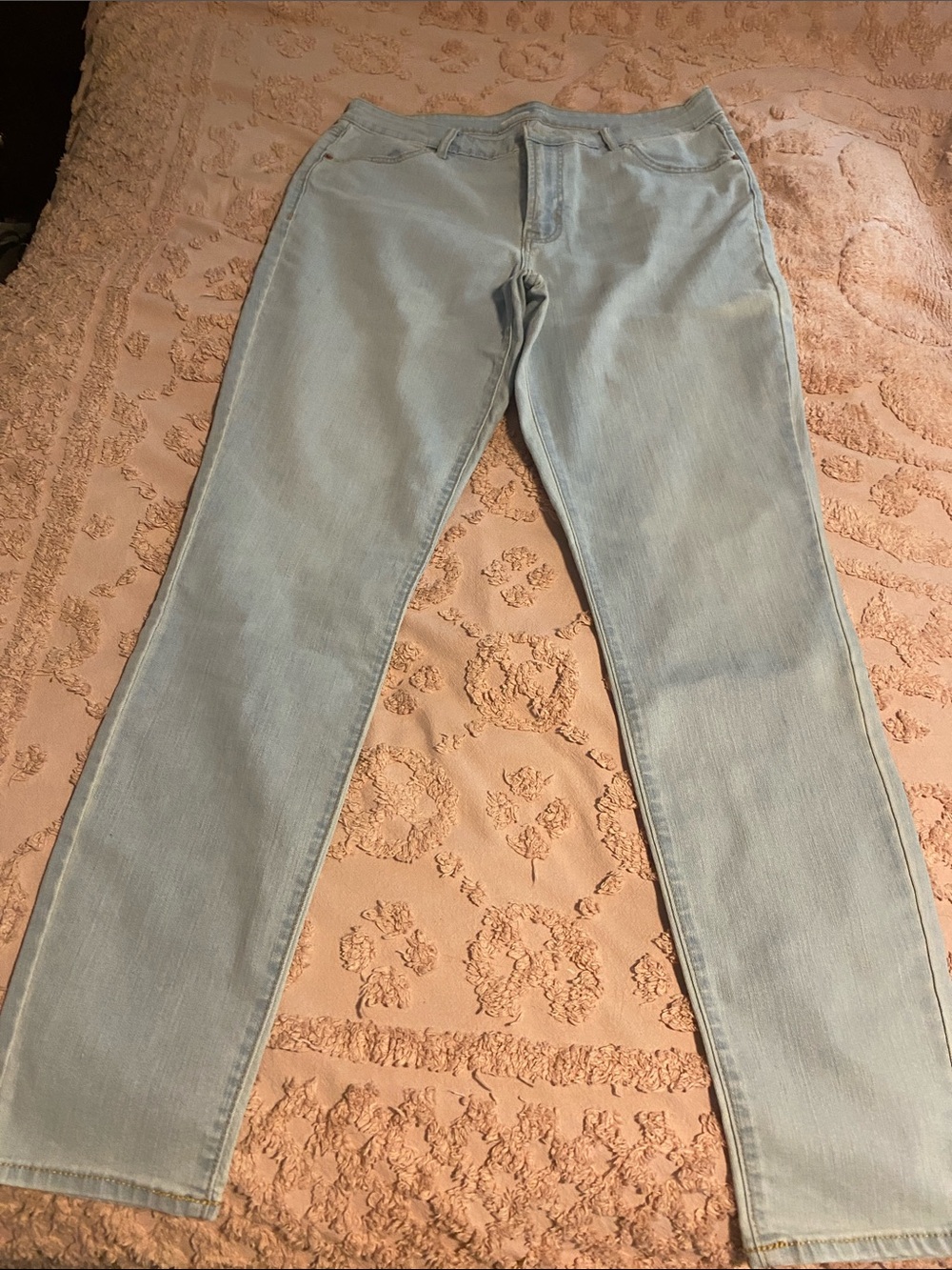Old Navy Light Blue Straight-Leg Women’s Jeans